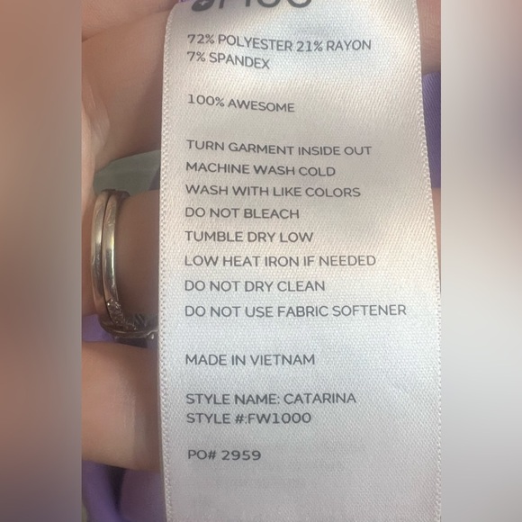 Figs Catarina one-pocket scrub top. Lilac dawn in color. Size small. - Picture 4 of 4